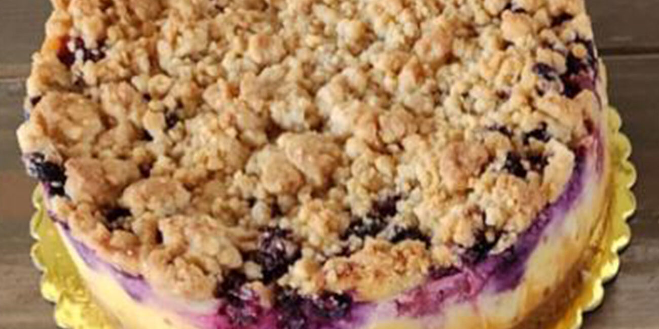 Mixed Berry Crumble Cheesecake